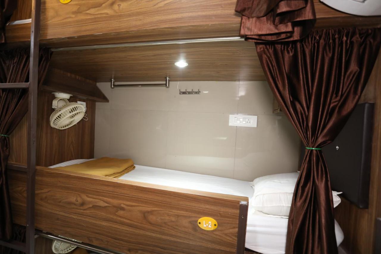 Mango Marol Dormitory Mumbai Exterior photo