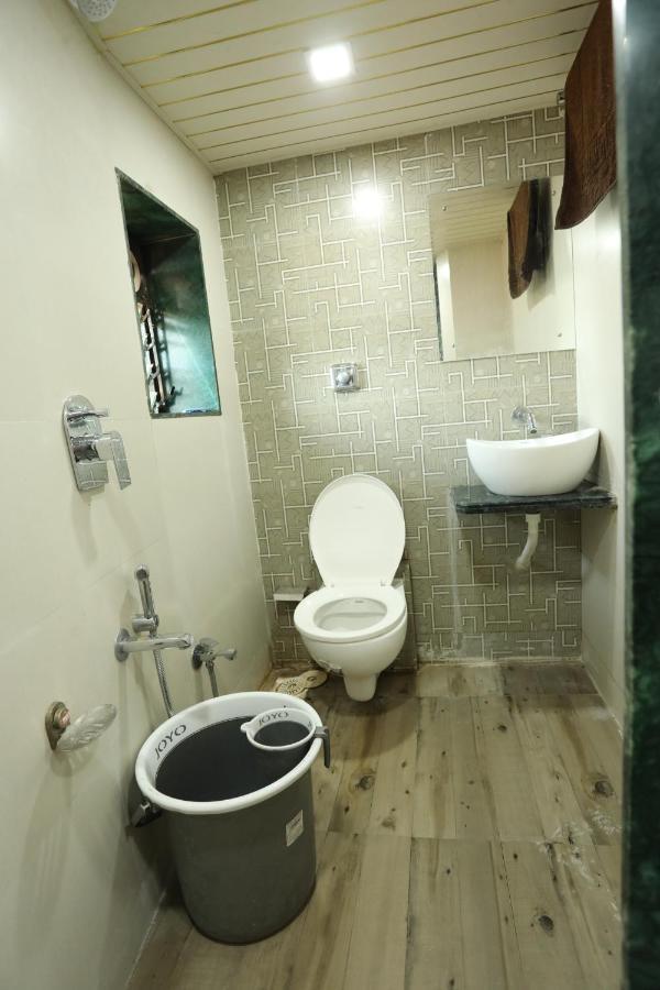 Mango Marol Dormitory Mumbai Exterior photo