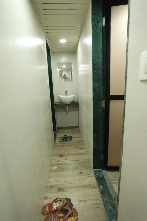 Mango Marol Dormitory Mumbai Exterior photo